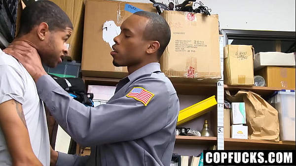 Mall Officer Ensures Shoplifter Didn&rsquo;t Try To Evade Being Processed - Copfucks thumbnail