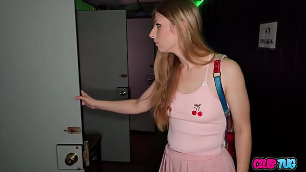 ClubTug - Winter Flynn Public Handjob 