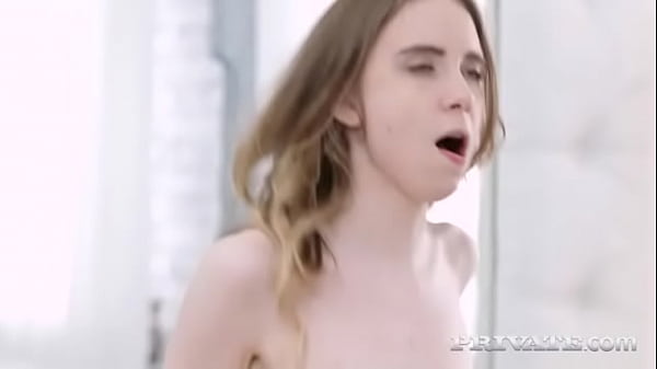 Play MP4 - Isabel Stern enjoys a facial cumshot