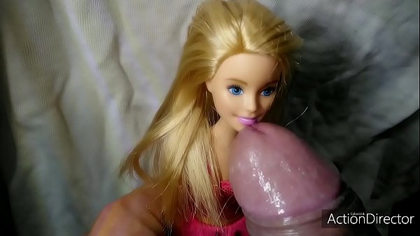 Play MP4 - Aplicaci&oacute;n de capa de precum sobre cara de barbie