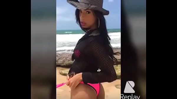 trim.41588001-AF4E-405F-88D0-296DF93773A6.MOV 