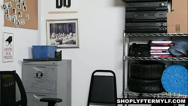 Play MP4 - Havana Bleu Have To Undress And Fuck Owner - Cut Purs Milf