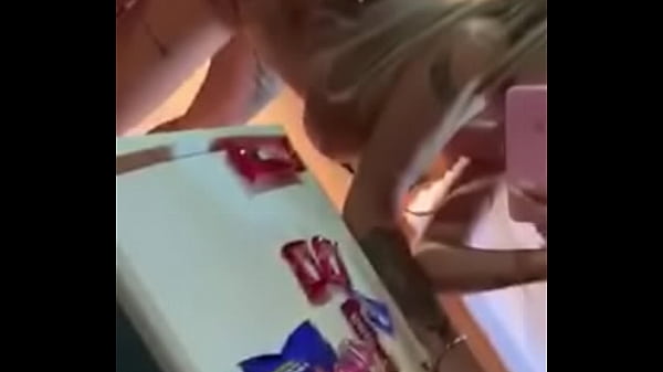 Play MP4 - Le dan con todo a la milf argentina