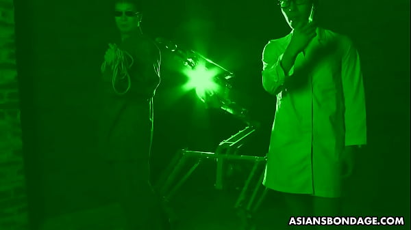 Play MP4 - Fellas are all over her wet pussy and she is getting off with intensity