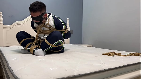 Asian boy's shrimp tie struggle 