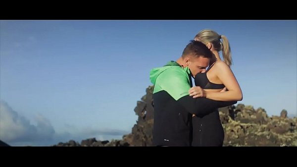 Mountain climbing combined with outdoor quickie fucking