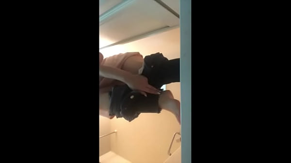 シャワーでじーぱん濡らした後に全身びしょ濡れ状態でオナニーする可愛い女子◯生。 