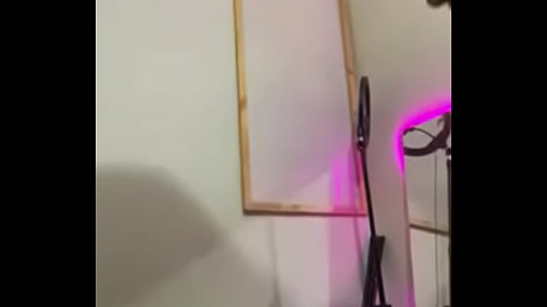 Travesti bailando sexy