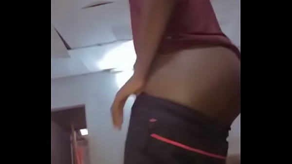 Beau cul gay Abidjan disponible pour &ecirc_tre defoncer