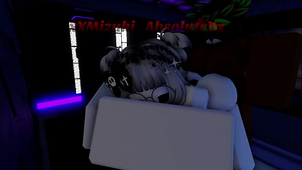 Je fais l'amour a une amie futa sur un Condos. 