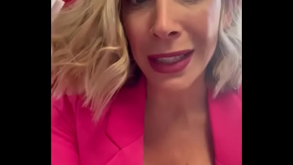 Un petit coucou en direct ce vendredi de mon bureau je suis une secr&eacute;taire &agrave; 