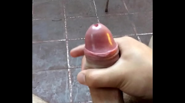 Play MP4 - Ejercitando mi pene