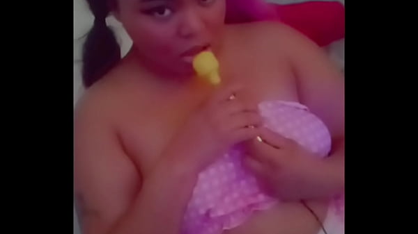 Nonton Miss Rose Love Playing With Her Pussy thumbnail