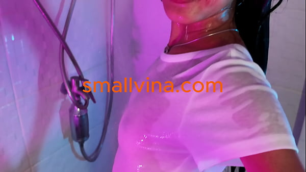 Super hot asian taking a shower on cam