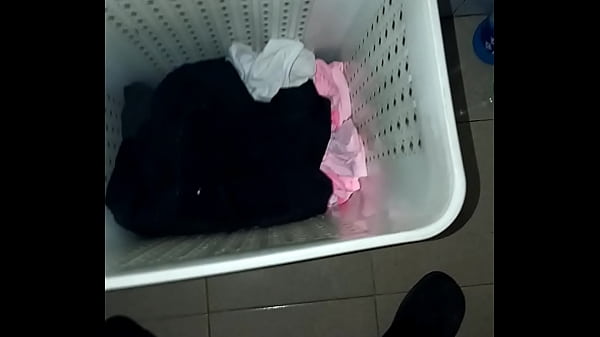 Play MP4 - Las braguitas de mi hermana mayor