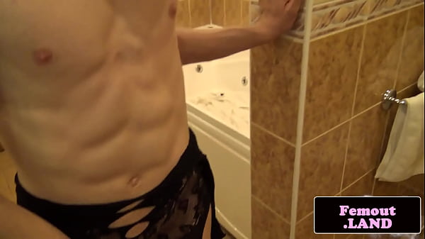 Amateur trans chick masturbating solo