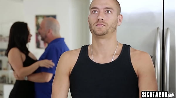 Play MP4 - Wet big ass MILF Lea Lexis enjoyed two crazy big cock guys in the same time