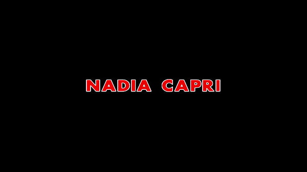Nonton Nadia Capri Gets Picked Up By A Car Wash Customer thumbnail