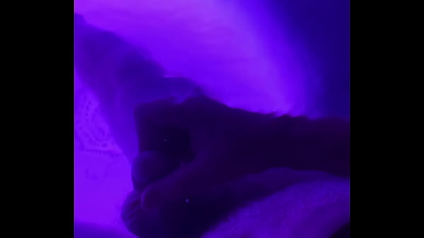 Play MP4 - Midnight jacuzzi