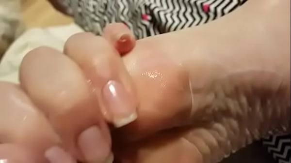 Play MP4 - &commat;pezinhos luh footjob