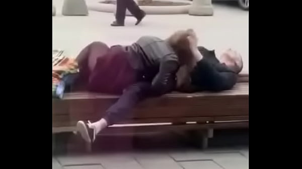 Play MP4 - Sexo Na Pra&ccedil;a