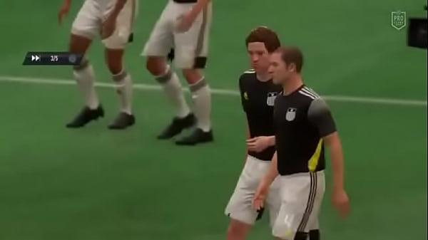 Ju&iacute;z safadinho enfiou tudo no time de futebol.  