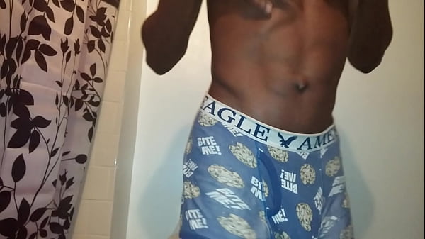 Play MP4 - In the bathroom having fun