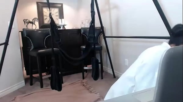 Nonton What A Solo Show! Maxine X Slaps & Masturbates Her Asian Cunt! thumbnail