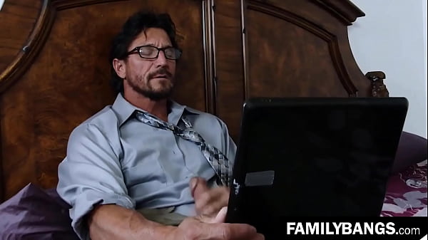 Teen Catched her Stepdad with Family Porn Content ⭐ FamilyBangs.com 