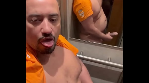 E a&iacute; ? Encara, ou vai correr como as francesas fazem ? Alors ?Tu encaisses , ou tu vas t&rsquo;enfuir comme le font les f ... 