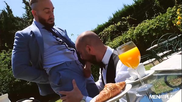 Manuel Pounds Bruno On His Trip thumbnail