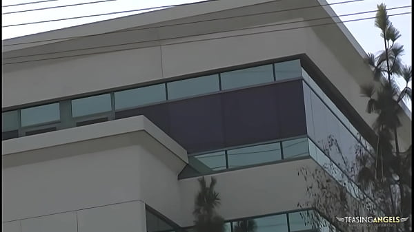 Nonton Her Superb Cock Sucking Skills Are On Display As The Blonde Swallows The Cock thumbnail