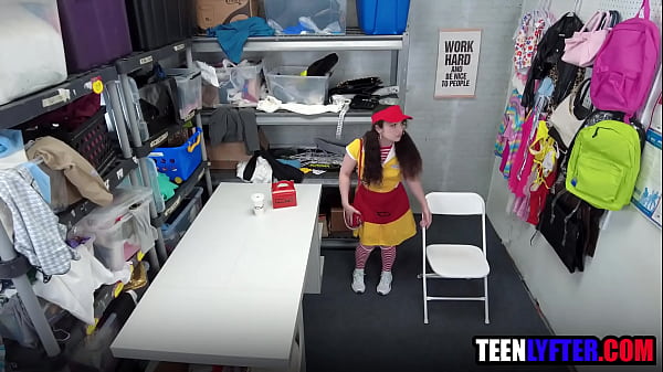 Nonton Teen Thief Fucked By 4 Cocks thumbnail