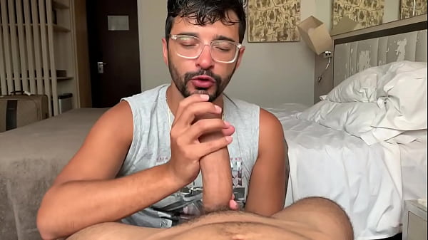 Keven Dotadao fuck me hard bareback and creampie my booty 