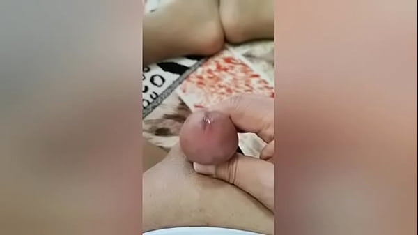 Jugando en pantimedias color juvenil