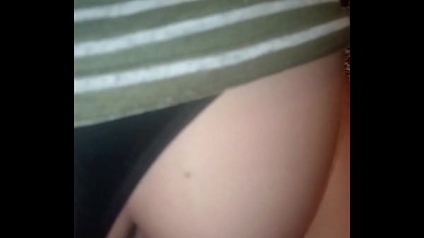 Me follo a mi hermanastra antes que llegue su marido 