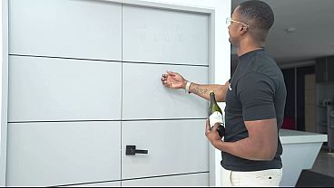 Nonton Interracial Anal - My Neighbor Throws Me A Bachelorette Party By Stretching My Tight Ass With His Big Black Cock. thumbnail