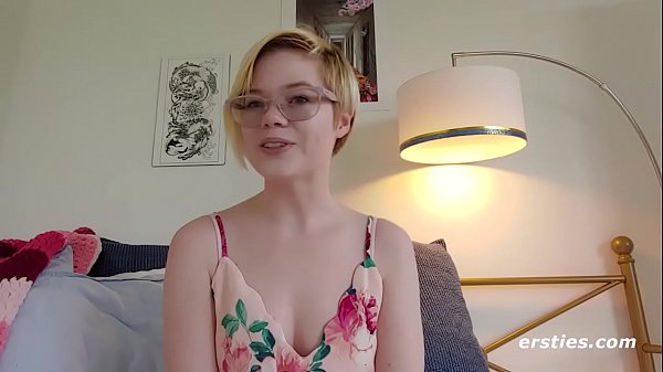 Amateur sweetie solo dp masturbation