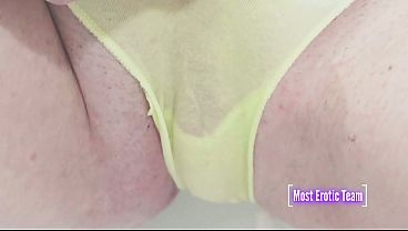 The girl likes to warm her panties with hot pee - Full sex tape 