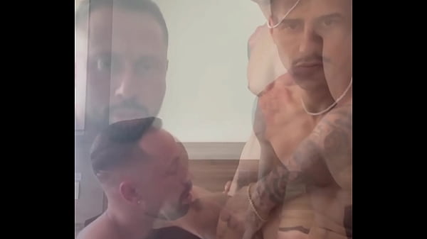 Play MP4 - Fui ajudar o bombad&atilde;o na praia e cabei levando ele pra casa pra dar leite na boca&period; - Free