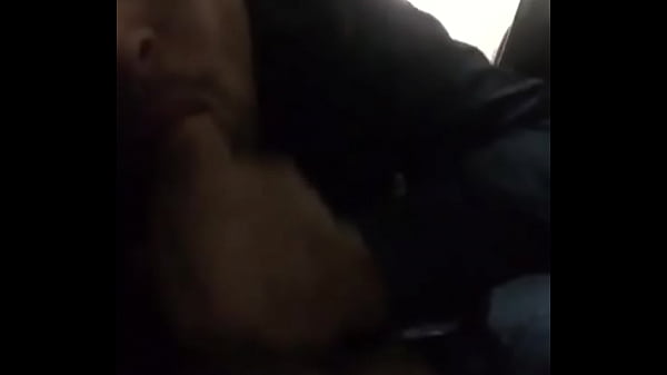 Mamada con pene duro de dotado. 