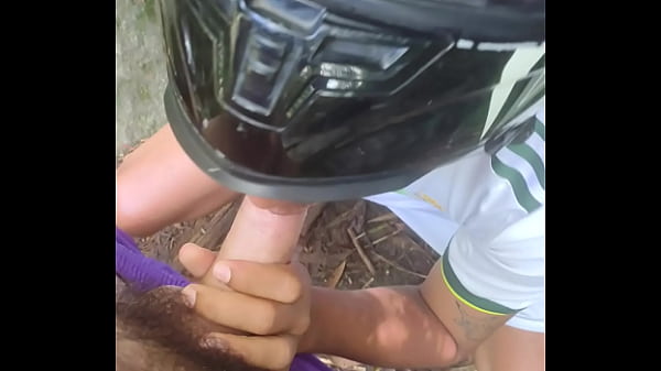 Cruising con el conductor follando en el bosque 