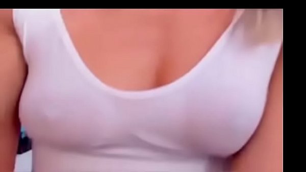 hot sexi_amateur_girl showing some pink_pussy on_webcam