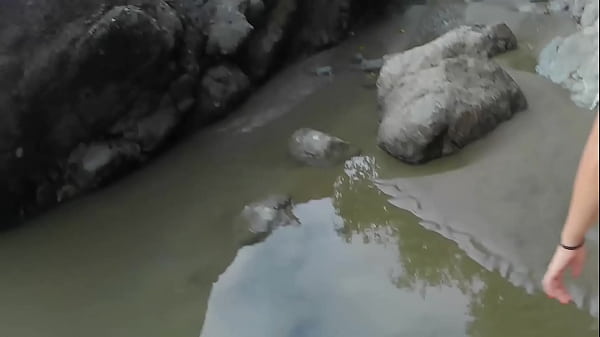 Play MP4 - Sexo al aire libre Pareja amateur follando en la playa con sexy bikini y mujer con cuerpo perfecto