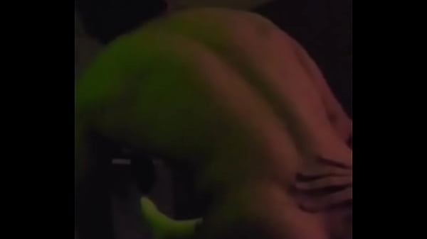 Play MP4 - Mi novio activo se deja mamar el culo por primera vez