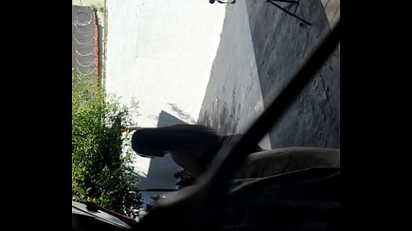 O Safado Tirou A Camisinha Para Foder O Rabo Da Novinha thumbnail