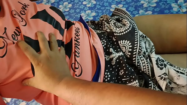 Desi_Chudai of Cute Girl in Skirt