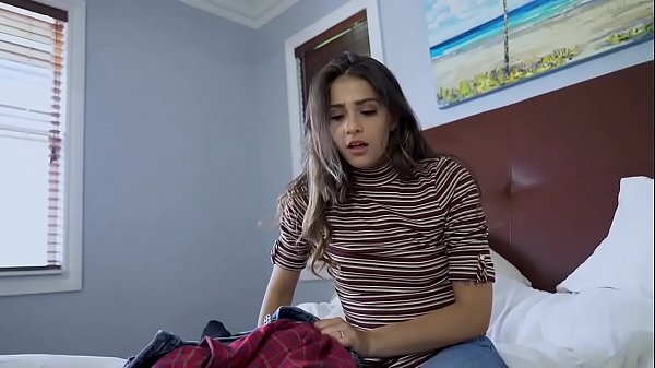 Play MP4 - sneaks into stepdaughter's room while she is dreaming