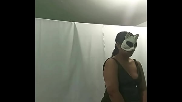 Getting ready for a livestream in a social network do you like my dress wanna see me live damaslatinasnet