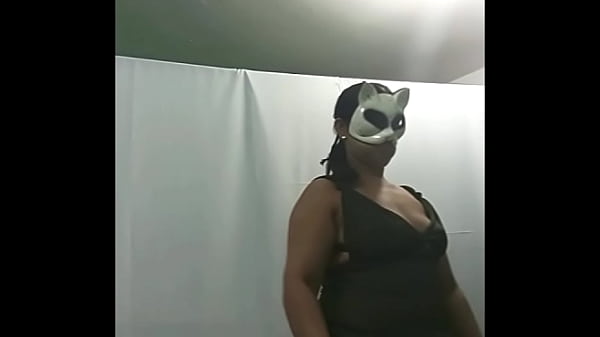 Play MP4 - Getting ready for a livestream in a social network&period; Do you like my dress&quest; Wanna see me live&quest; damaslatinasnet